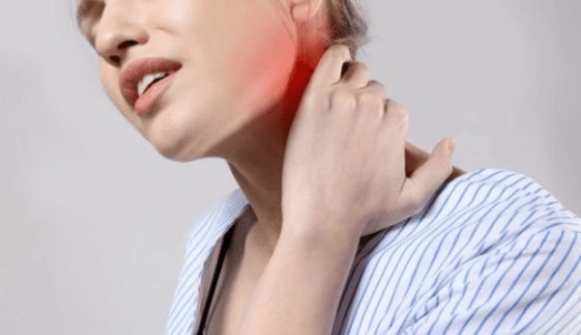 Cu osteochondroză, apare durere la gât și la umeri